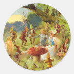 Prince féerique et Thumbelina dans la forêt magiqu Autocollants Ronds
