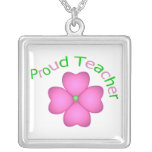 Professeur fier pendentifs
