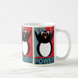 Puissance dans la tasse de propagande de pingouin
