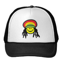 Rastafarian heureux font face casquettes
