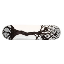 Ravens sur l'arbre skateboards customisés