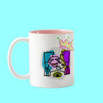 Reine de drame avec la reine de drame dans des let tasses