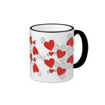 Remous de noir et tasse rouge de coeur