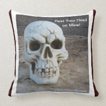 Reposez votre tête sur le mien !  (Crâne humain) Coussin