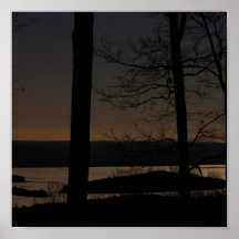 Réservoir de Quabbin par des arbres de clair de lu Affiches