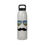 Rétros lunettes de soleil drôles avec la moustache bouteille