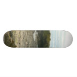 Rivage de roche plateau de planche à roulettes
