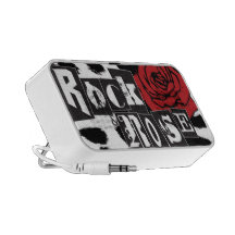 Roche et haut-parleurs roses de signature