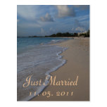 Romantique juste marié épousant le faire-part cartes postales