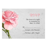 Rose de rose sur la carte grise de RSVP invitations
