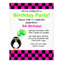Rose mignon de pingouin et anniversaire Checkered  Faire-parts