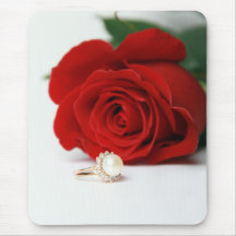 Rose rouge avec l'anneau Mousepads Tapis De Souris
