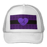 Roses de monogramme de coeur pourpre casquettes de camionneur