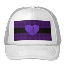 Roses de monogramme de coeur pourpre casquettes de camionneur