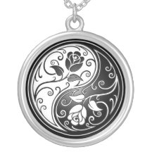 Roses de Yin Yang, noirs Pendentif