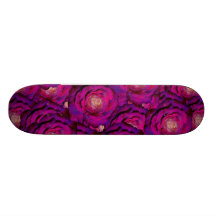 Roses pourpres planches à roulettes customisées
