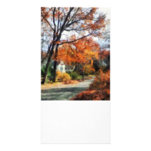 Rue suburbaine en automne cartes de vœux avec photo