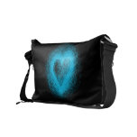 Sac messenger bleu de minuit à éraflure de coeur besaces