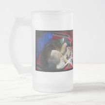 Saluki a givré la tasse de bière