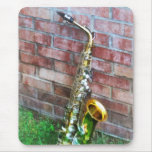 Saxophone contre la brique tapis de souris