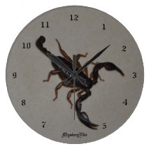 « Scorpion » by mysteryella Pendule