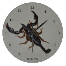 « Scorpion » by mysteryella Pendules Murales