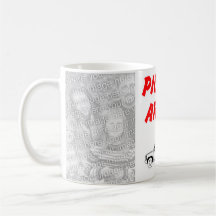 Sélectionnez l'artiste ajoutent votre tasse de PIC