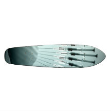 Seringues dans mon long panneau de coffre plateaux de skateboards customisés