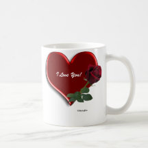 S'est levé sur la tasse de Valentine de coeurs