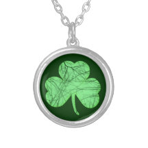 Shamrock affligé par cru pendentif