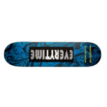 Skateboard1 faisant de la planche à roulettes chaq