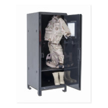SoldierGearInLocker081212.png Cartes Postales