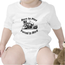 Soutenu pour jouer obligatoire pour travailler le  t-shirt