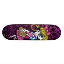 Squelette d'écolière skateboards customisés
