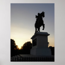 Statue au crépuscule posters
