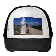 Statue rouge dans le grand jardin, Herrenhausen, H Casquettes De Camionneur