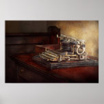 Steampunk - une vieille machine à écrire croustill posters