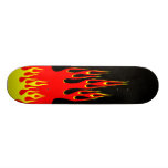 Sur la planche à roulettes du feu
