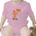 T-shirt de sourire de bébé de chameau de bande des t-shirts