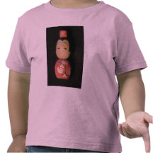 T-shirt en bois japonais de poupée