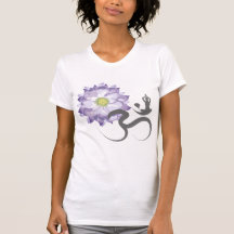 T-shirt pourpre de calligraphie de l'OM de yoga de