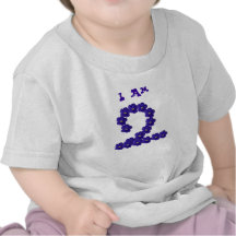 T-shirt pourpre de fleur de deuxième anniversaire