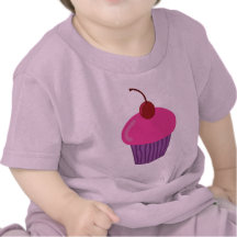 T-shirt rose de nourrisson de petit gâteau