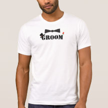 T-shirts de rose rouge de Bowtie de marié