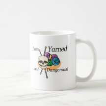 T-shirts et cadeaux bavardés et dangereux tasse à café