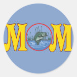 T-shirts et cadeaux de pêche pour la maman adhésifs ronds