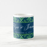 Tasse bleue de mariage de groupe de baie