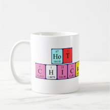 Tasse chaude de nom de table périodique de poussin