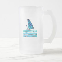Tasse de bière givrée par conception faisant de la