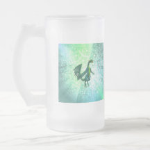 Tasse de bière givrée par souffle de dragons